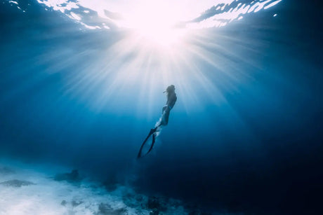 person freediving