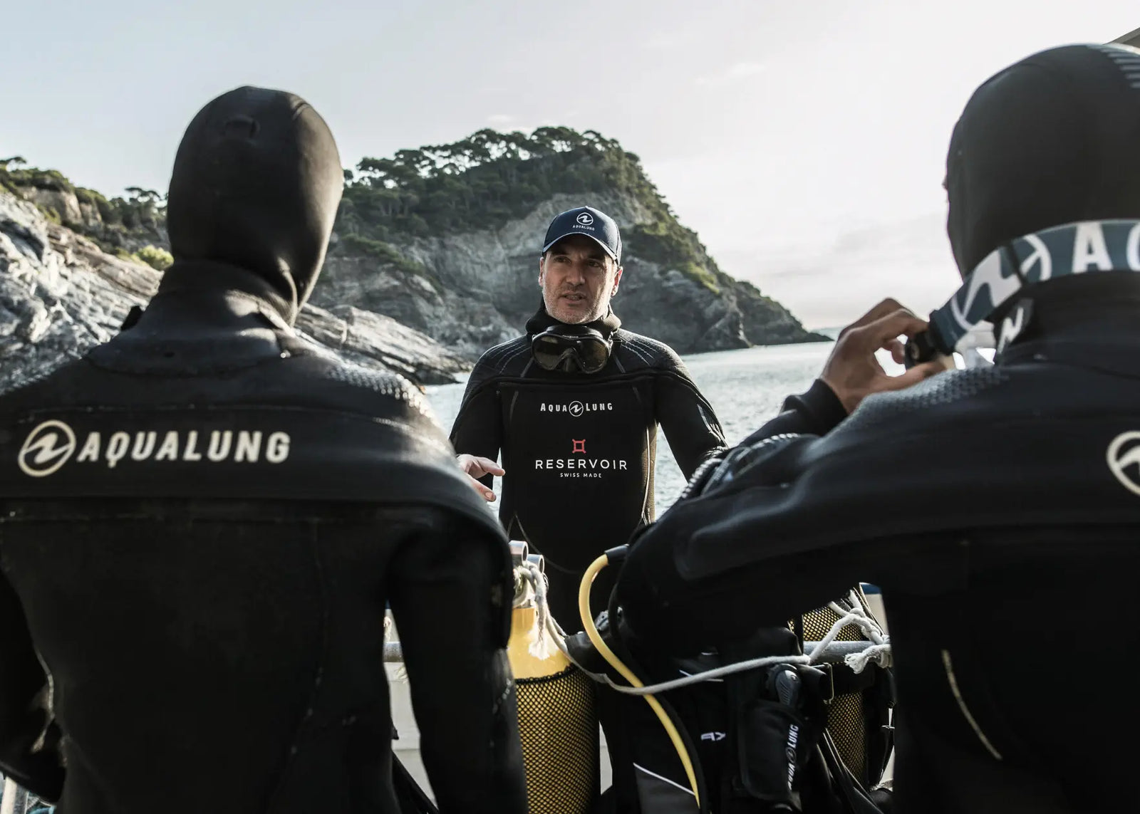 divers being briefed