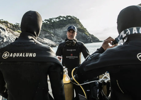 divers being briefed