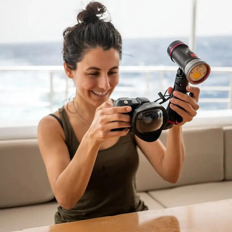 Underwater Cameras & Lighting - Aquanauts